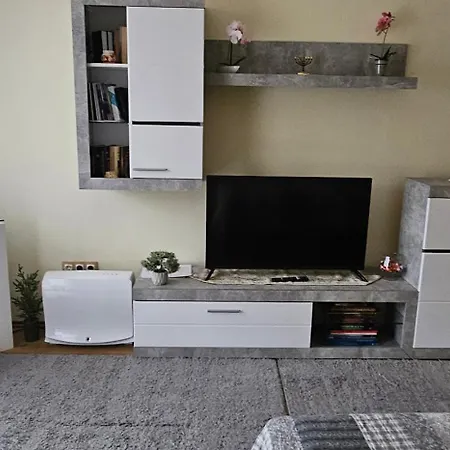 Anna Gyoengye * Debrecen