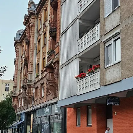 Anna Gyoengye Apartment