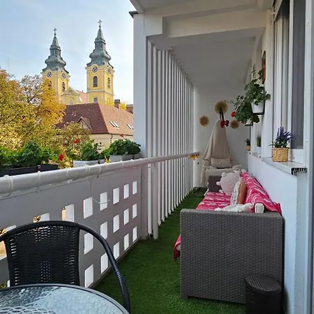 Anna Gyoengye Apartment *