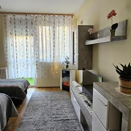 Anna Gyoengye Apartment Debrecen