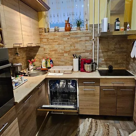 Anna Gyoengye Apartment