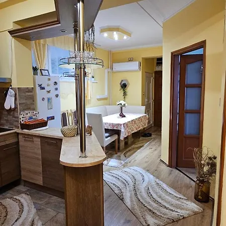 Anna Gyoengye Apartment Debrecen